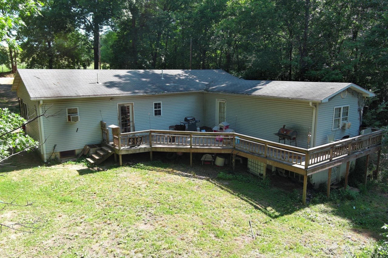 737 County Road U-5 residence